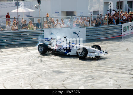 Roma, Italia - 23 giugno 2007. Formula 1 BMW Sauber Sebastian Vettel con la guida racing prova in Sauber Bmw Roma festival Foto Stock