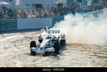 Roma, Italia - 23 giugno 2007. Formula 1 BMW Sauber Sebastian Vettel con la guida racing prova in Sauber Bmw Roma festival Foto Stock