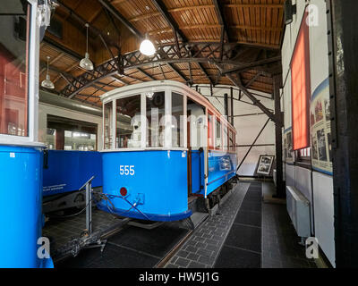 Cracovia Museo di progettazione municipale all'interno del capannone di tram Polonia Foto Stock