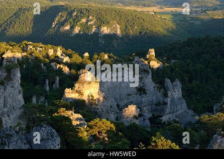 Francia, Aveyron, Causses e Cévennes, Mediterraneo agro pastorale del paesaggio culturale, sono classificati come patrimonio mondiale dall'UNESCO, il Parco nazionale di Cevennes (Parc National des Cévennes), La Roque Sainte Marguerite, caos Montpellier le Vieux, sul Causse nero Foto Stock