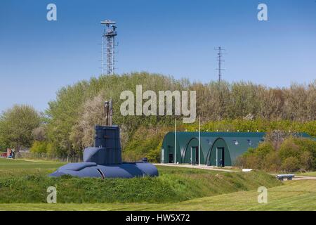 Danimarca, Langeland, Bagenkop, Langelandsfort Cold War Museum, guerra fredda artefatti a ex base NATO, sottomarino danese, esterna Foto Stock