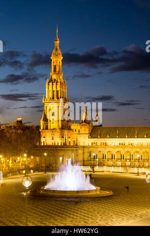 Spagna Andalusia Siviglia Parco Maria Luisa Spagnoli piazza (Plaza Espana) costruito dall'architetto Anibal Gonzalez per la Foto Stock