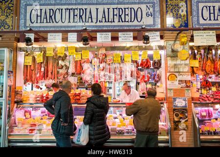 Spagna, Andalusia, Siviglia, quartiere di Triana, il mercato (mercado) Triana Foto Stock