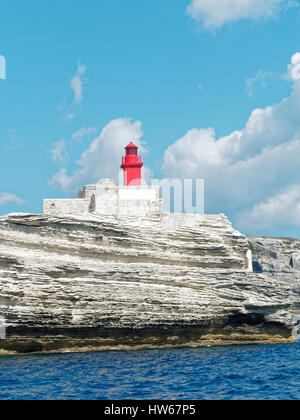 Faro su una scogliera, Bonifacio, Corsica, Francia Foto Stock