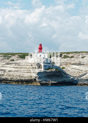 Faro su una scogliera, Bonifacio, Corsica, Francia Foto Stock