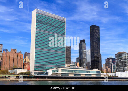 Sede centrale delle Nazioni Unite, East River, Manhattan, New York, New York, Stati Uniti d'America Foto Stock