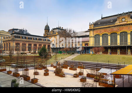 Nyugati palyaudvar stazione ferroviaria occidentale, costruito da Eiffel nel 1877. Budapest Ungheria, Europa sud-orientale Foto Stock