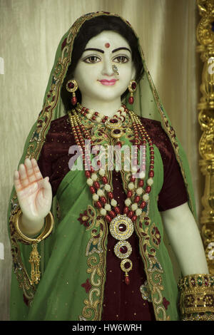 Radha statua, BAPS Swaminarayan mandir Katraj, Pune Foto Stock