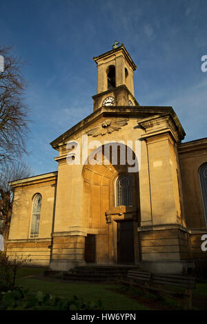 La Chiesa della Santa Trinità nel quartiere Hotwells di Bristol, Inghilterra. La Chiesa anglicana del luogo di culto è stato progettato da Charles Robert Cockerell. Foto Stock