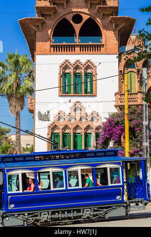 In Spagna, in Catalogna, Barcellona, Sarria-Sant Gervasi, Avenida Tibidabo tram blu (Tramvia Blau) in servizio dal 1901 Foto Stock