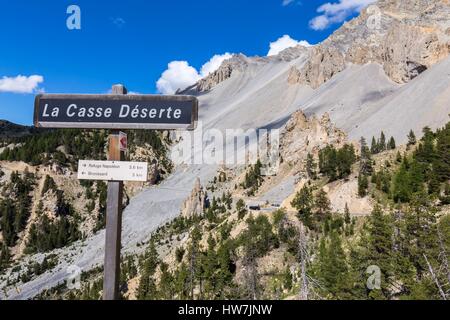 Francia, Hautes Alpes, Parc Naturel Regional du Queyras (parco naturale regionale del Queyras), paesaggio lunare delle Casse Déserte ha la vicinanza del pass di Izoard Foto Stock