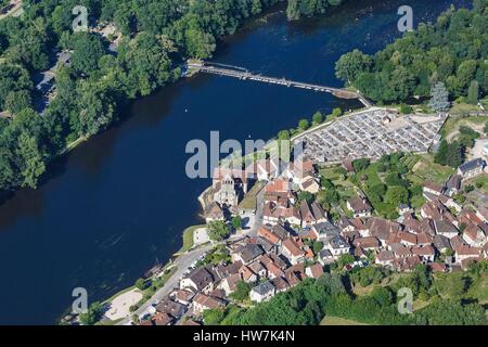 Francia, Correze, Beaulieu sur Dordogne, la Chapelle des Pénitents sul fiume Dordogne (vista aerea) Foto Stock