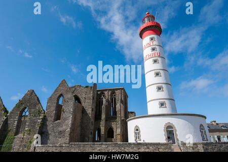 Francia Finisterre Plougonvelin passo sulla strada di Saint Jacques de Compostela Saint Mathieu cape Saint Mathieu faro San Foto Stock