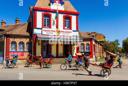 Madagascar, highlands centrali, antica provincia di Antananarivo, regione di Vakinankaratra, Antsirabe, rickshaw Foto Stock