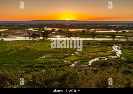 Madagascar, regione di Menabe, Miandrivazo, fiume Tsiribihina Foto Stock