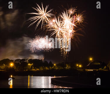 Fuochi d'artificio di rosa di Tralee Festival a Tralee, nella contea di Kerry, Irlanda Foto Stock