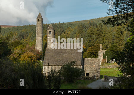 Sito monastico di Glendalough nel Parco Nazionale di Wicklow Mountains, Irlanda. Foto Stock