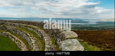 Lough Swilly da Grianan di Aileach, County Donegal, Irlanda. Foto Stock