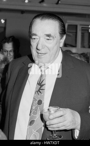 Robert Maxwell, presidente del gruppo specchietto quotidiani, partecipa a una conferenza stampa a Londra in Inghilterra il 17 aprile 1991. Foto Stock