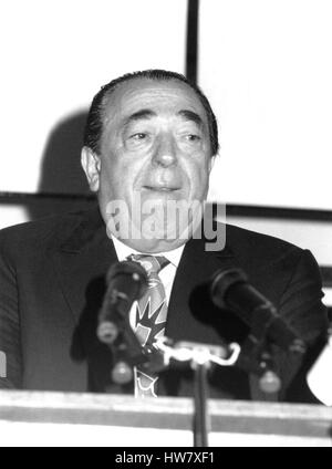 Robert Maxwell, presidente del gruppo specchietto quotidiani, partecipa a una conferenza stampa a Londra in Inghilterra il 17 aprile 1991. Foto Stock