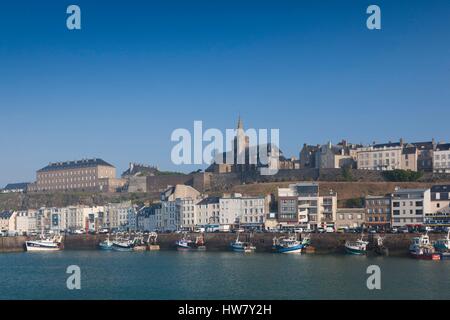 Francia, Manche, Granville vista in elevazione del porto e Haut Ville, Città Alta, mattina Foto Stock