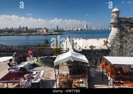 Cuba, La Habana, Castillo de los Tres Santos Reys del Morro fortezza, turisti Foto Stock