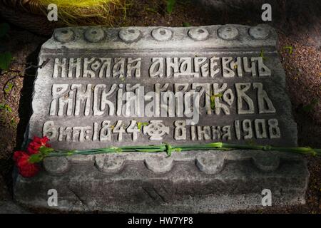 La Russia, San Pietroburgo, Vosstaniya, Tikhvin cimitero, tomba di Nikolaj Rimskij-Korsakov, compositore Foto Stock