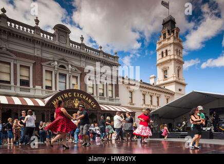 Australia, Victoria, Ballarat Ballarat Beat Rockabilly Festival, ballerini Foto Stock