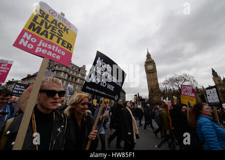 Razzismo. Una marcia ha avuto luogo a Londra in segno di protesta contro il razzismo nella giornata delle Nazioni Unite contro il razzismo Foto Stock