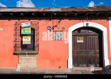 Guatemala, Sacatepequez reparto, Antigua Guatemala, classificato come patrimonio mondiale dall UNESCO, tipica architettura coloniale Foto Stock