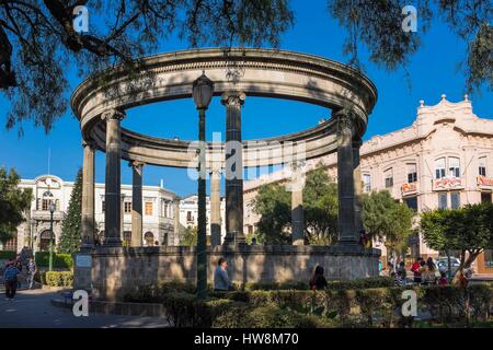 Guatemala, dipartimento di Quetzaltenango, Quetzaltenango o Xela è la seconda più grande città del Guatemala (alt : 2333m), Parque Centro America, il Chiosco dedicato al compositore Rafael Alvarez Ovalle Foto Stock