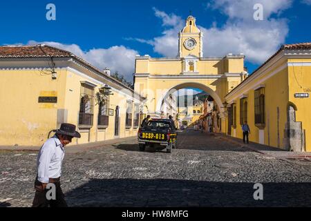 Guatemala, Sacatepequez reparto, Antigua Guatemala, classificato come patrimonio mondiale dall' UNESCO, Santa Catalina Arch costruito nel XVII secolo Foto Stock