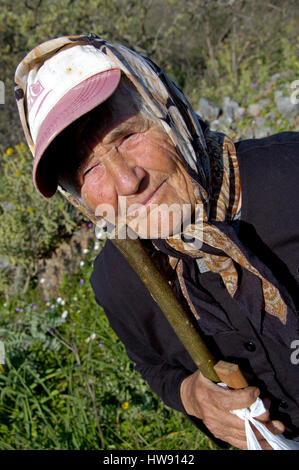 Mani Grecia- 27 Marzo 2006: tradizionale vecchia donna greca Foto Stock