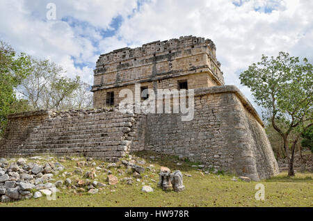 Casa Colorada, Casa Rossa, la storica città Maya di Chichen Itza, pista, Yucatan, Messico Foto Stock