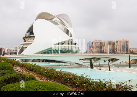 Palau de les Arts Reina Sofia (Palazzo della arti della Regina Sofia), parte della Città delle Arti e delle Scienze di Valencia, Spagna. Foto Stock