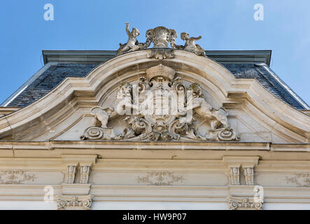 Palazzo Festetics facciata a Keszthely, Ungheria. Si tratta di un ampio complesso di edifici della famiglia Festetics. Foto Stock