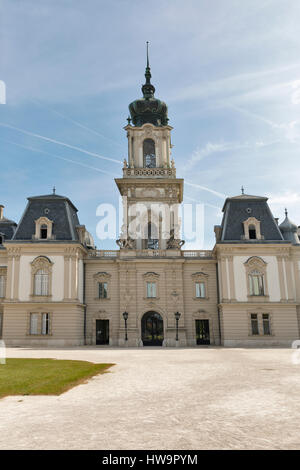 Palazzo Festetics cortile a Keszthely, Ungheria. Si tratta di un ampio complesso di edifici della famiglia Festetics. Foto Stock