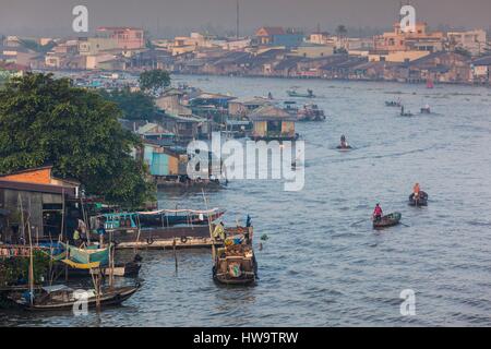 Il Vietnam, il Delta del Mekong, Cai Rang, Cai Rang mercato galleggiante, vista in elevazione, Can Tho River Foto Stock