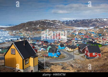 La Groenlandia, Qaqortoq, elevati vista città Foto Stock