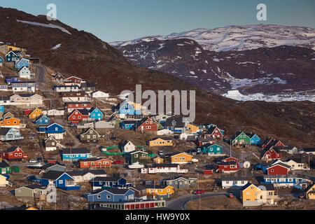 La Groenlandia, Qaqortoq, elevati vista città Foto Stock