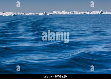 La Groenlandia, Disko Bay, Oqaatsut, barca wake Foto Stock