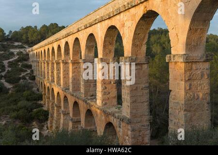 In Spagna, in Catalogna, Tarragona, aqueducte del Ferreres, 1 ° secolo acquedotto romano, 217 m di lunghezza, 27 m di altezza su 2 livelli di portici, elencato come UNESCO WOR Foto Stock