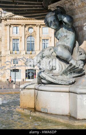 Francia, Gironde, Bordeaux, zona elencata come patrimonio mondiale dall' UNESCO, Saint-Pierre district, Place de la Bourse, la fontana delle Tre Grazie Foto Stock