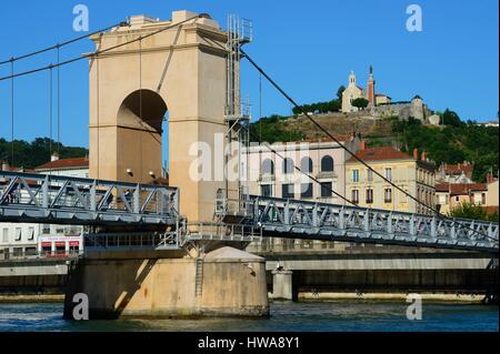 Francia, Isere, Vienne, sospensione ponte sul fiume Rodano Foto Stock