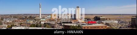 Canada, New Brunswick, Moncton, downtown, le rive del fiume Petitcodiac, Bell Aliant Torre delle Comunicazioni Foto Stock