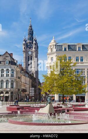 Francia, Nord, Douai, place d'armes e belfry elencati come patrimonio mondiale dall' UNESCO Foto Stock