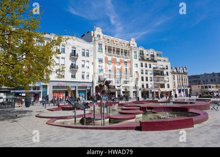 Francia, Nord, Douai, place d'armes e fontane Foto Stock