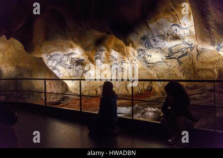 Francia, Ardeche, Vallon Pont d'Arc, grotta decorata di Pont d'Arc, noto come Grotte Chauvet-Pont d'arco, elencato come patrimonio mondiale dall UNESCO, visitare il sito web del Foto Stock