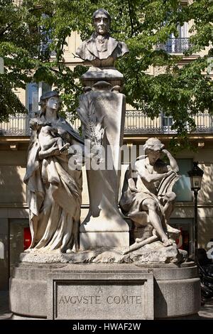 Francia, Parigi, il Quartiere Latino, la Sorbonne posto, statua di Auguste Comte, filosofo francese Foto Stock