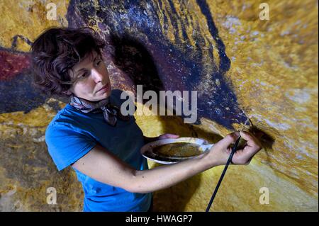 Francia, Dordogne, Montignac, l'Atelier des Fac-Similés du Périgord (Perigord del Workshop di facsimile AFSP) specializzata nella riproduzione dei minerali di prehi Foto Stock